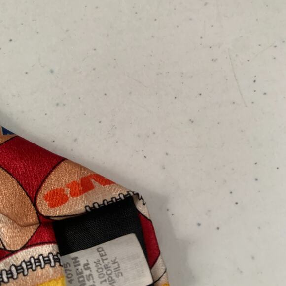 Belk NFL Team Tie Football Team Logos 100% Silk Made In USA 4 X 56 - Picture 7 of 7